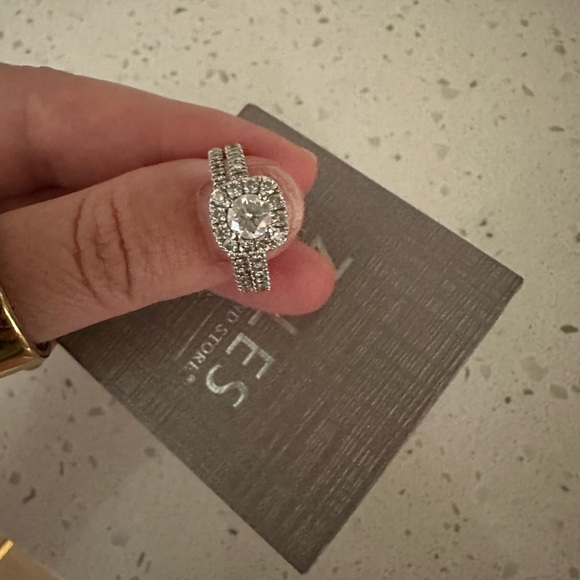 Wedding ring set - Picture 2 of 7